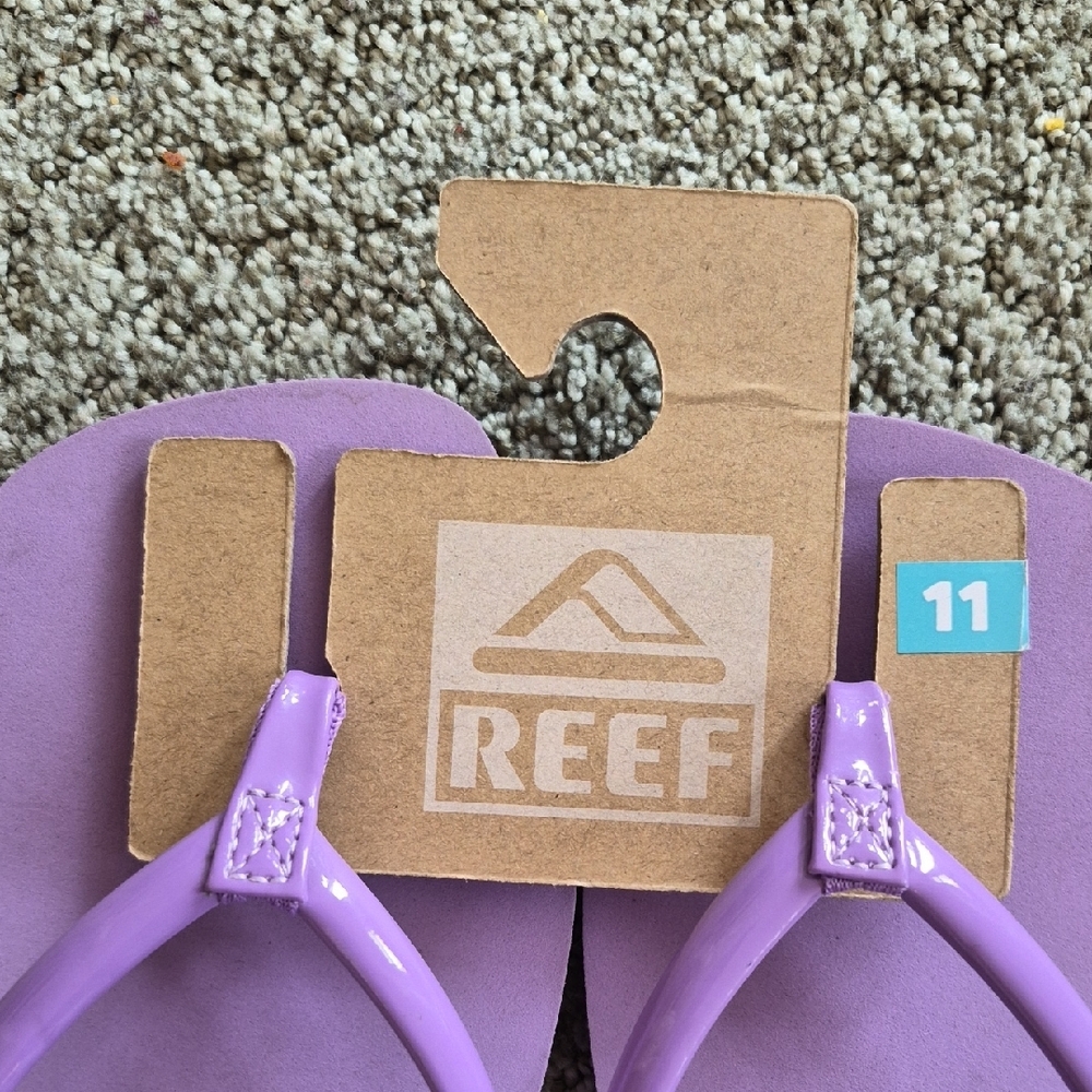 Reef Lavender Flip Flops - Picture 4 of 4